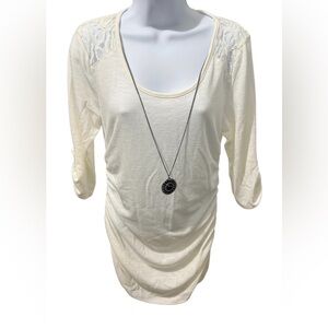 Women’s iZ Byer Form Fitted Tunic Beveled at Sides w/Lace Trim Back White Top